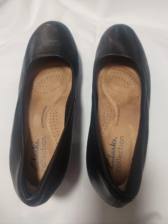 Clarks Black Low Block Heel Pump - Picture 3 of 7